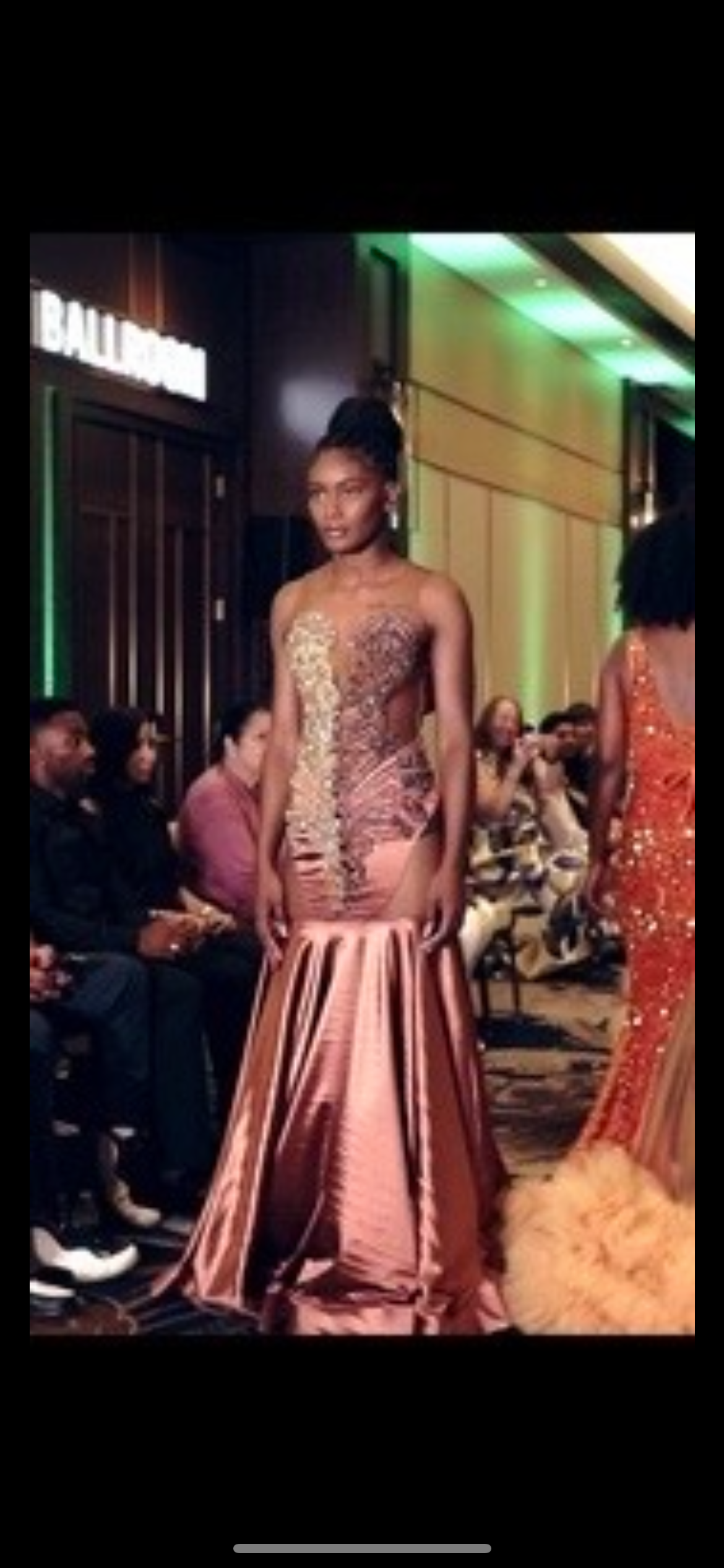 Chelsea Gown Green / Small